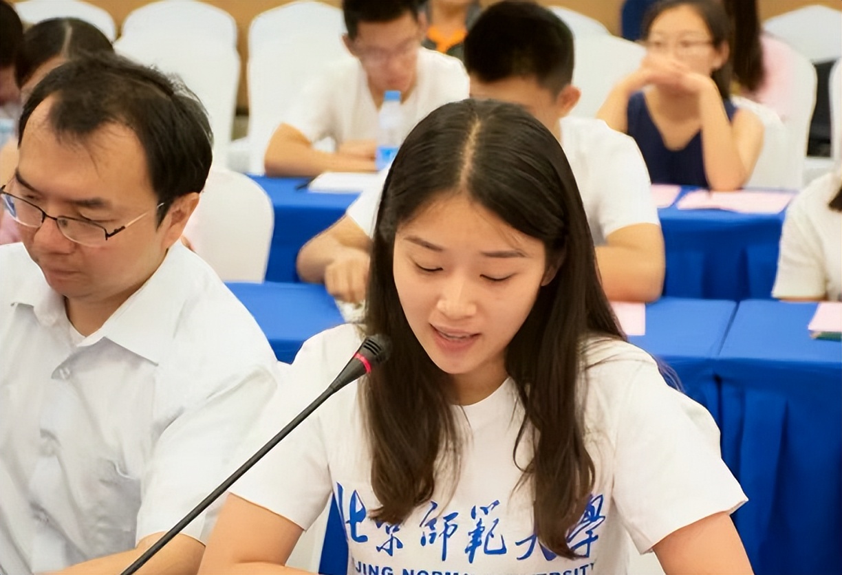 教师辞职领导极力挽留怎么回复,老教师主动辞职