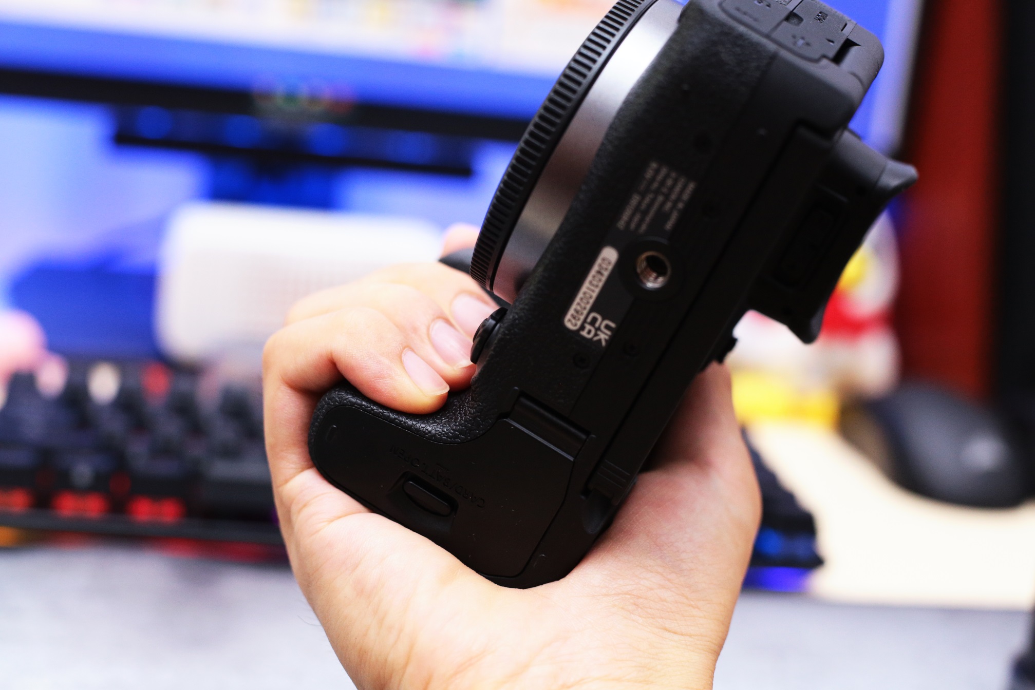 5d3跟r10拍照画质对比,单反佳能5d3值得入手吗