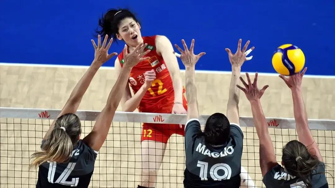 李盈莹爆发中国女排决胜时刻,李盈莹一个人撑起低谷的中国女排
