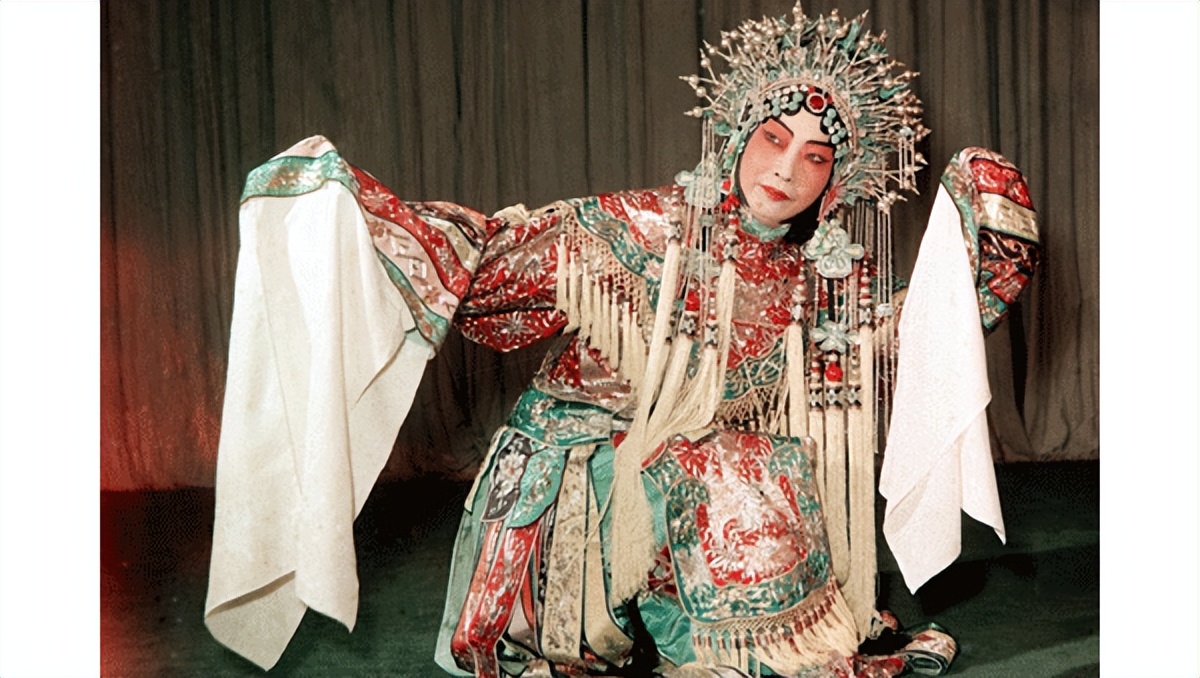 建国后，周总理问梅兰芳要多少工资，梅兰芳：不要钱，有一个条件