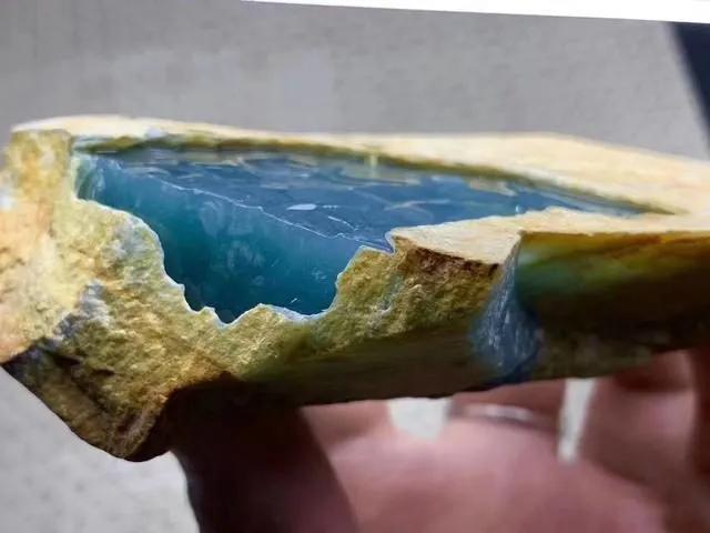 危地马拉蓝水料与缅甸蓝水种翡翠有何差别