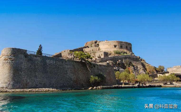 世界最神秘的城堡别墅,世界上最诡异的鬼房子