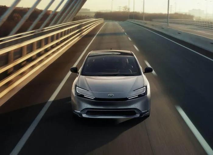 混合动力汽车普锐斯,丰田普锐斯是鼻祖