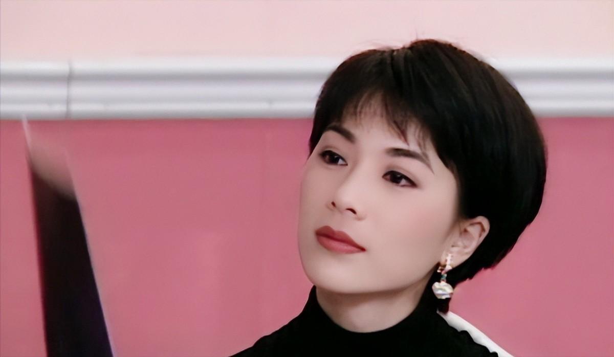 论女星的短发角色，只服这10位港台女神！热巴等人就别硬上弓了