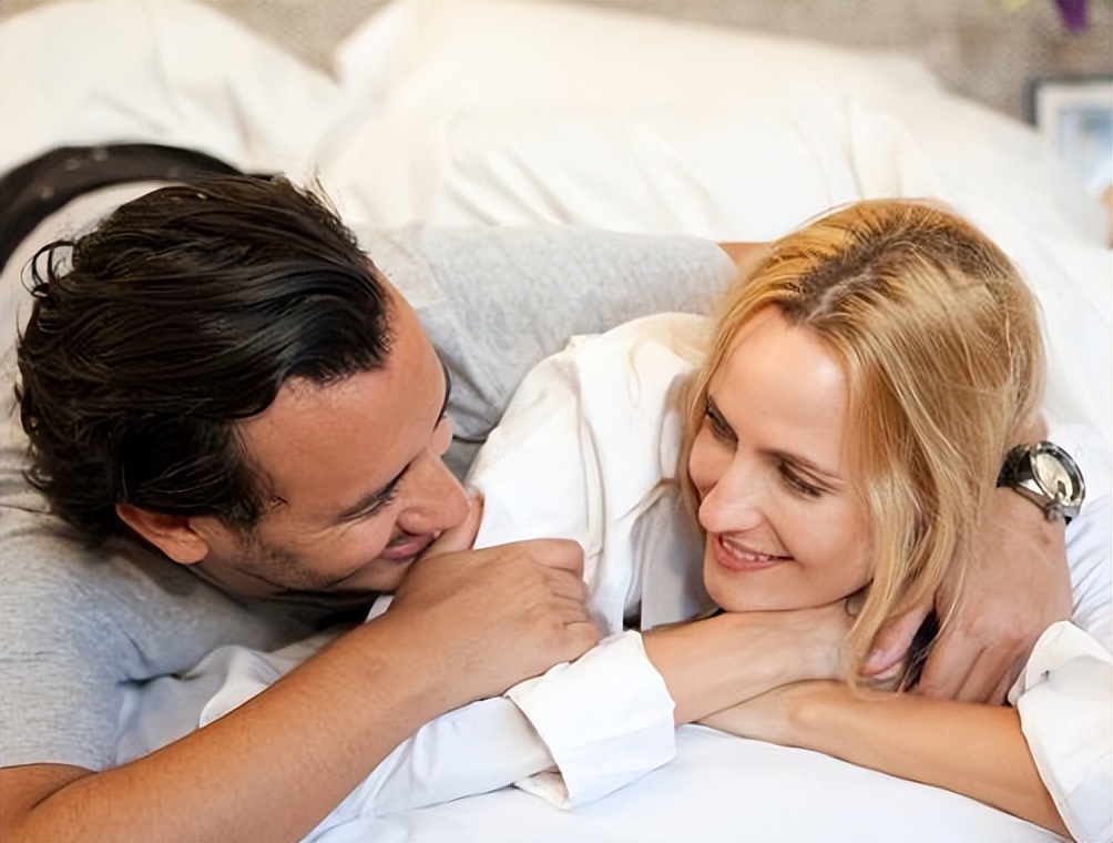 夫妻房事时，坚持多长时间算正常？多久一次对身体好？了解一下