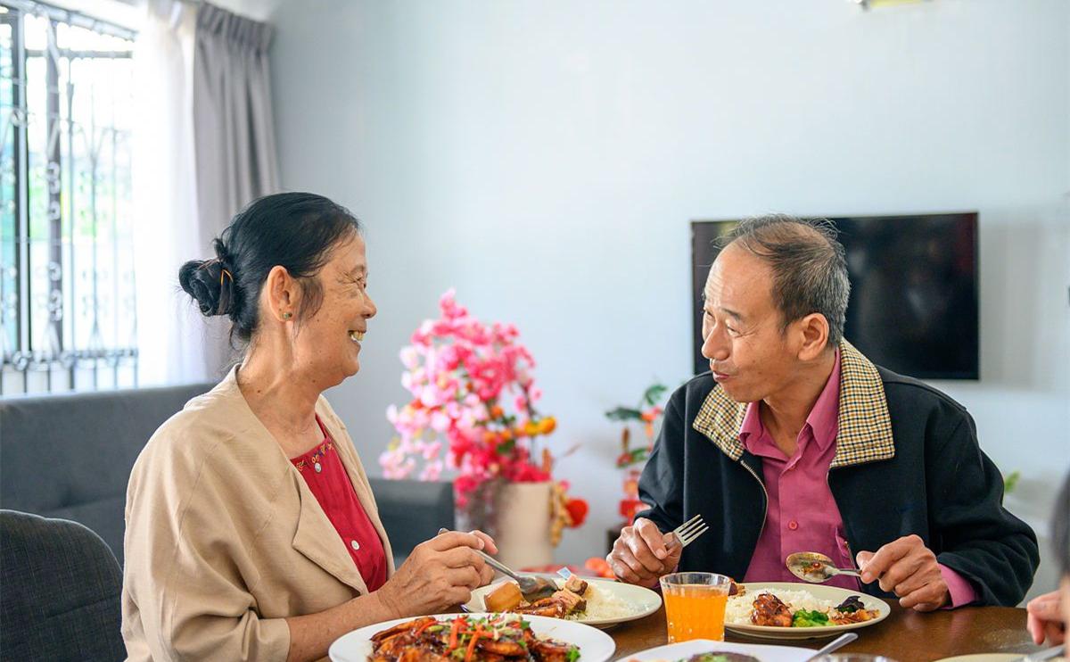 3年前，听妈话婚姻AA，3年后，他攒了12万，我买电脑还得分期