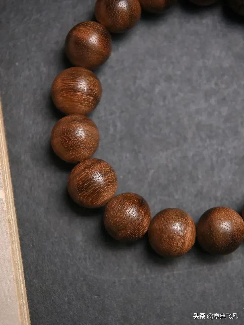 加里曼丹沉香108颗手串怎么配,正宗加里曼丹沉香手串低品质