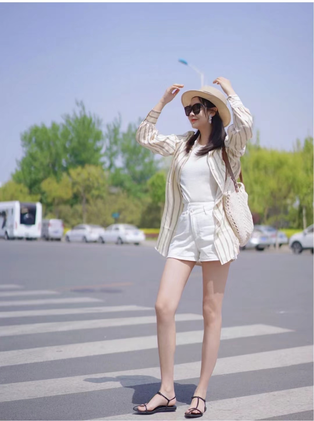 夏天短裤上衣搭配什么鞋子好看,白色短裤配什么上衣和鞋子好