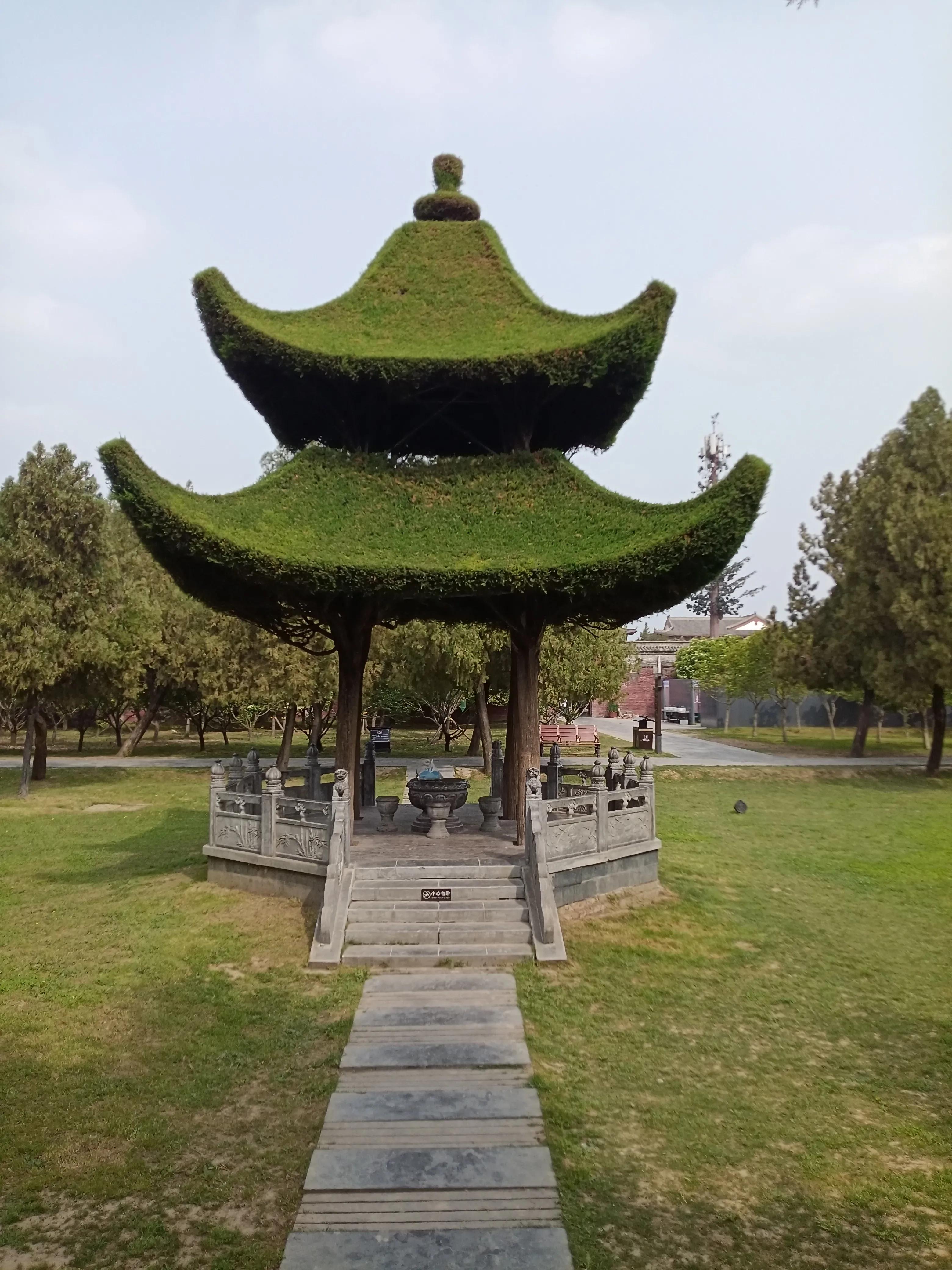 瞻仰胡氏受姓始祖公满陵墓及观光沿途景物