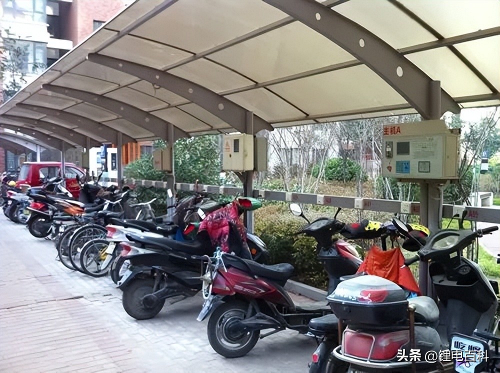 电动车半年不用怎么保养电池,电动车放了半年电池怎么不经用了