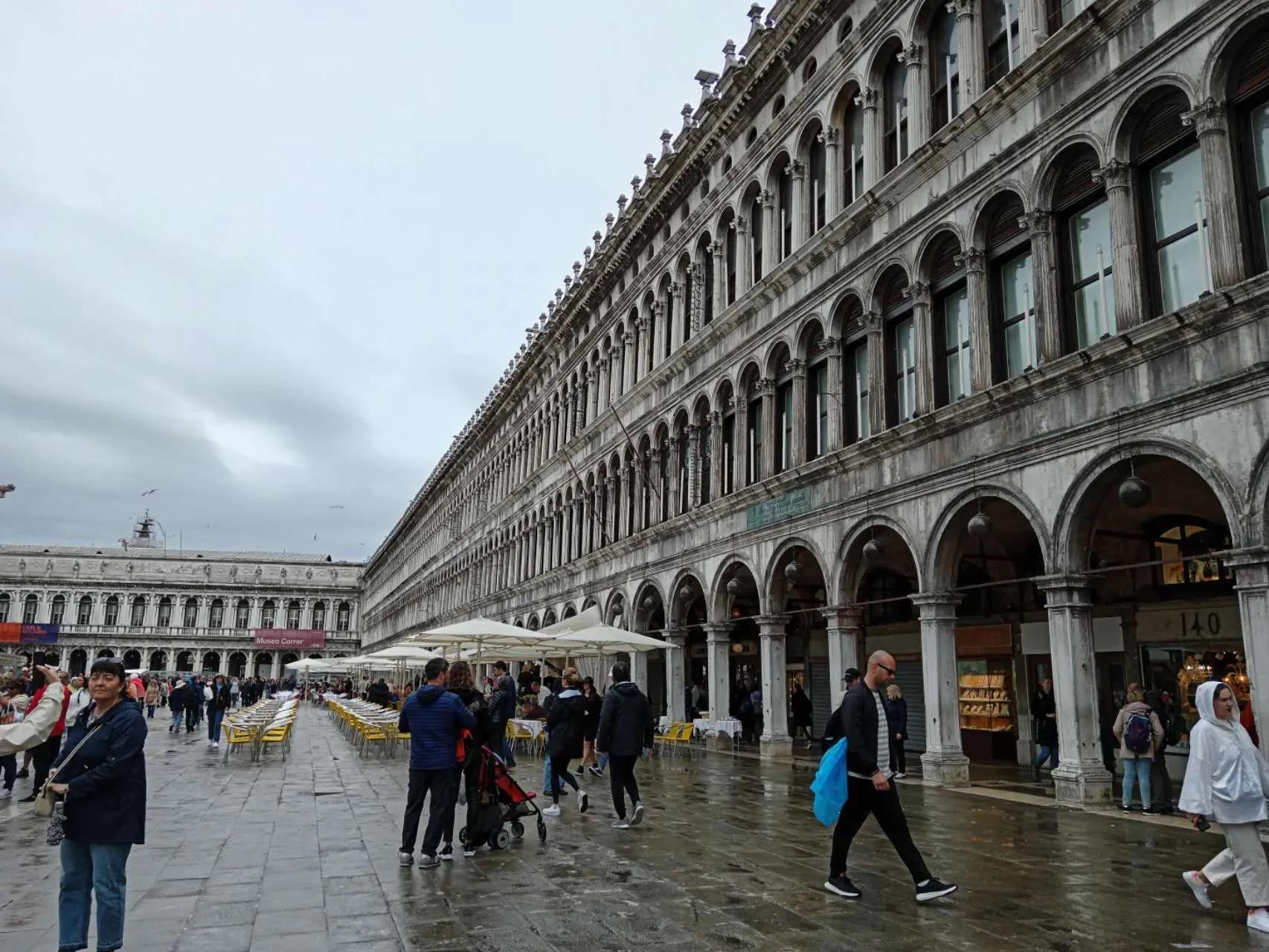 当过10年教师转行退休享受啥政策,88年当教师现在辞职还有什么待遇