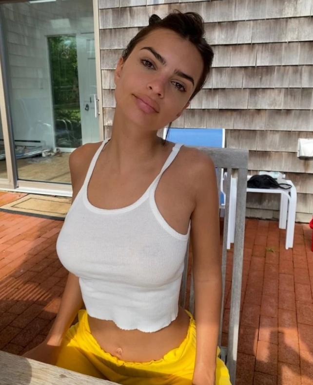 母亲节公开怀孕裸照！解构超模EmilyRatajkowski的10款性感孕妇装