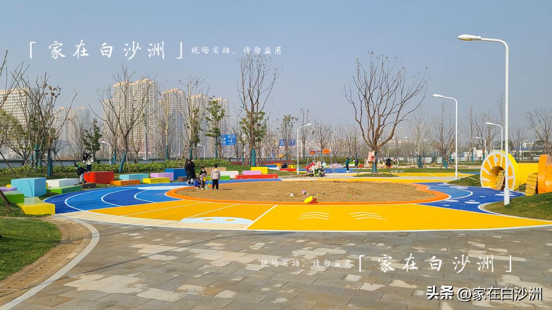 儿童乐园草坪,体育公园儿童足球场