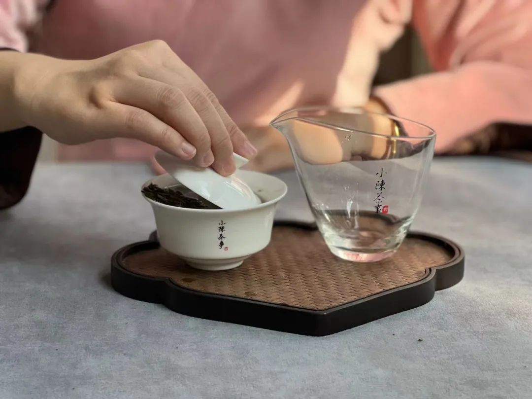 三才盖碗正确冲泡方法第一名,三指泡茶手法