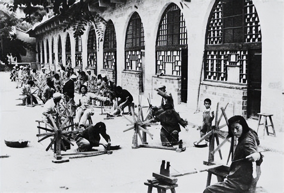 “巾帼女英雄”刘桂贞：肠子流出2寸坚持战斗，被授予上尉军衔！