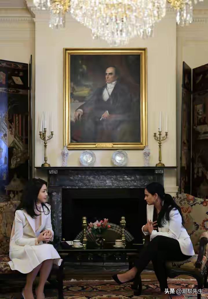 韩国夫人黑色服装,韩国夫人穿着打扮