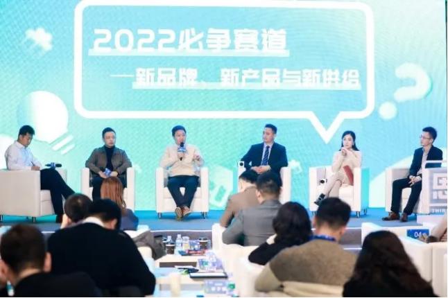 享用全新场景服务，星巴克携美团首发“1971客厅”专属空间服务