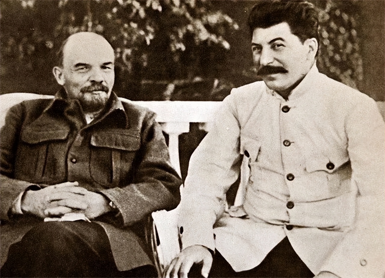 斯大林工作遭刁难讨要军权无果，写信给列宁：不给我可抢了啊