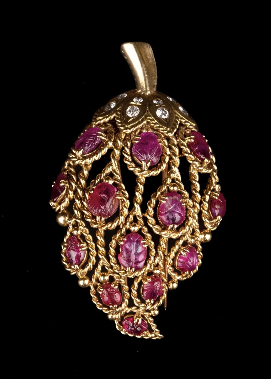 这颗生于东方，在法兰西结果的红莓，“果农”竟是卡地亚？