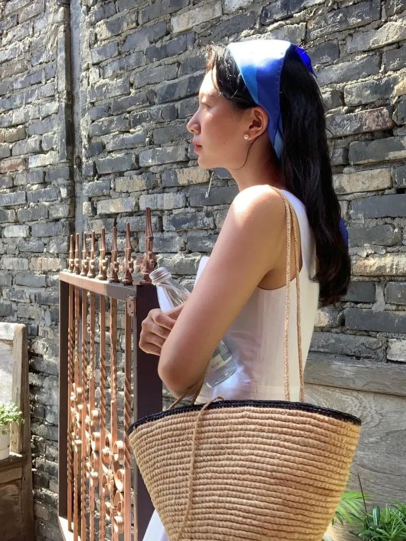时尚博主的19件夏季日常穿搭look,这位博主的减龄穿搭值得学习