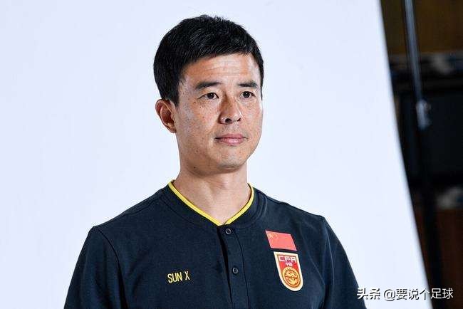 2022年中国足球开年大戏就是上演一出“不可告人的转会秘密”