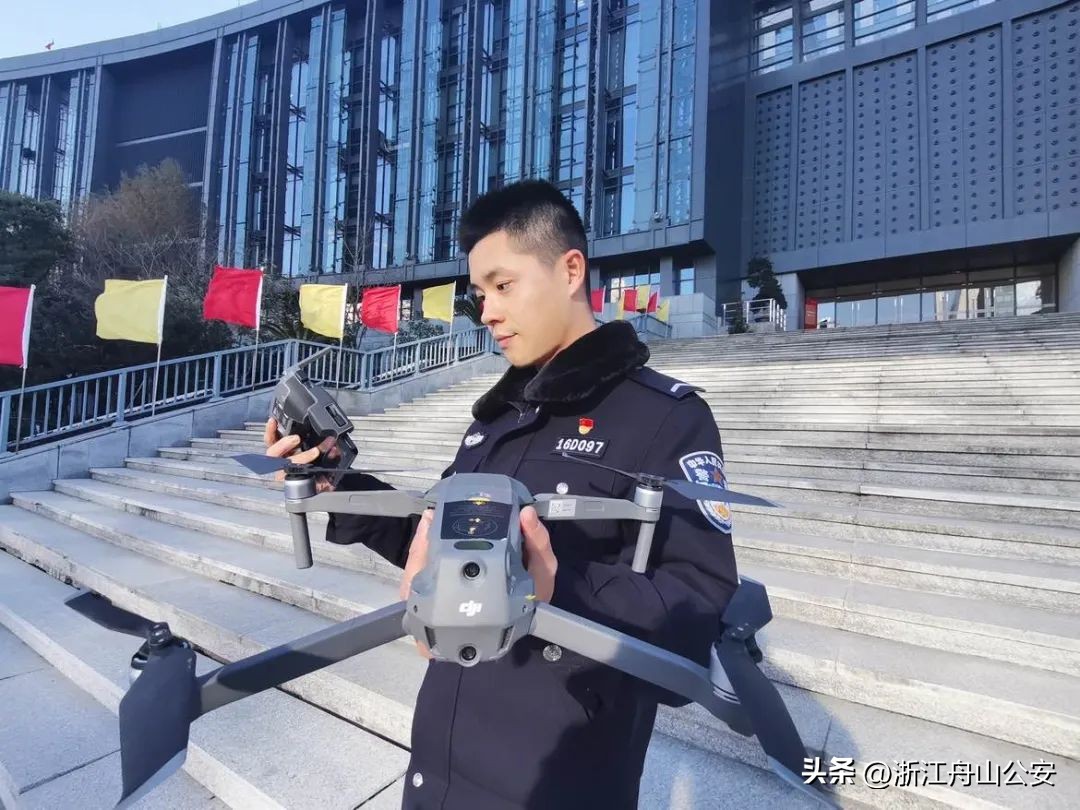 这家新媒体工作室很潮！很飒！很亮眼！