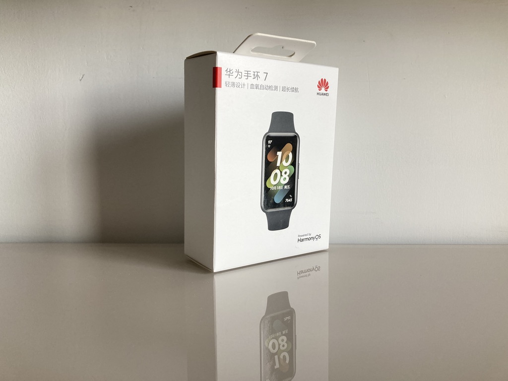 华为手环和applewatch差距有多大,applewatch7和华为6手环