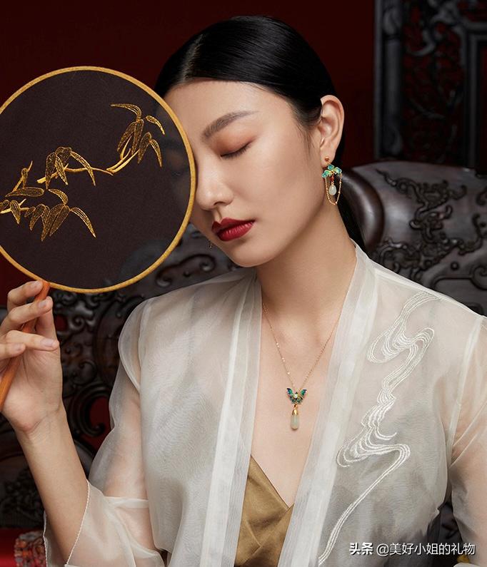 母亲节礼物项链黄金推荐,母亲节礼物排行榜前十名黄金饰品