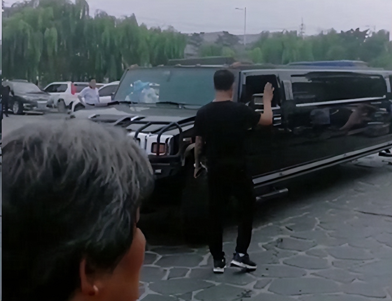 20万左右的悍马h2七座版,悍马200万左右的车型