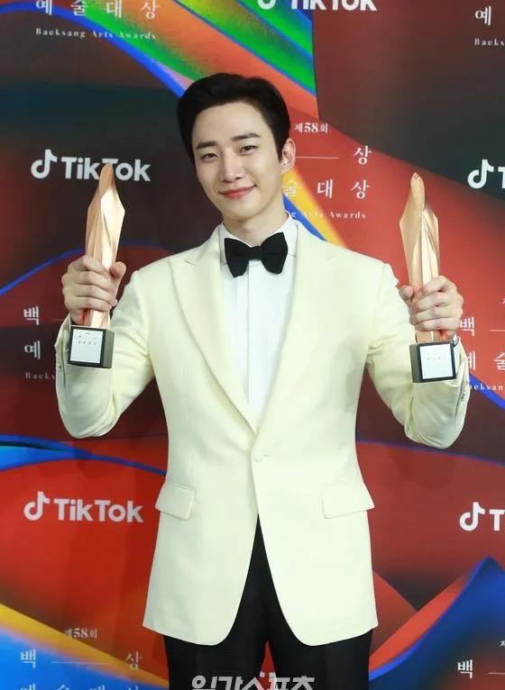 韩国顶流巅峰,2022年韩国四大顶流谁最火