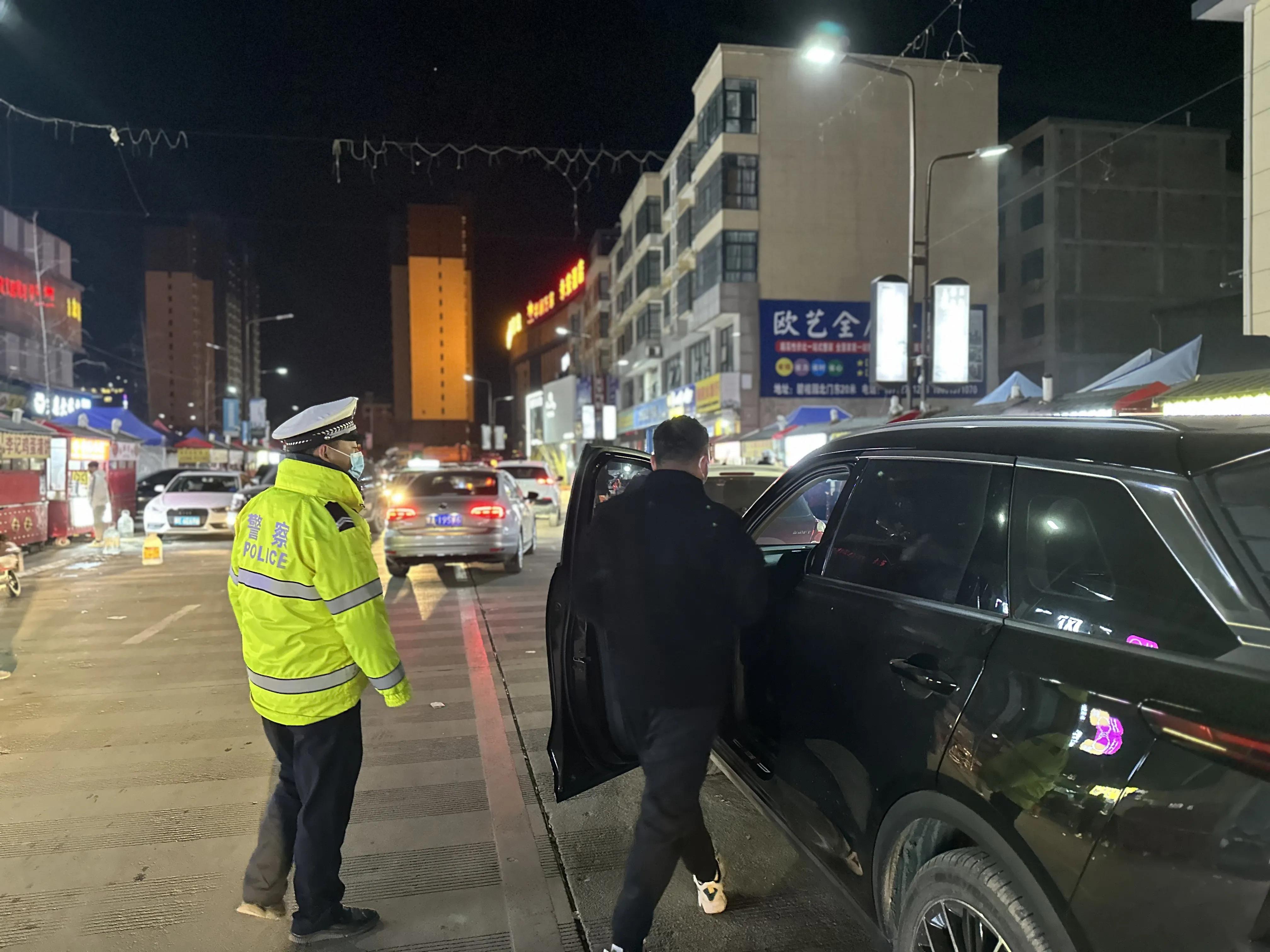 公安春节不打烊民警在岗保平安,县交警圆满完成春节安保任务