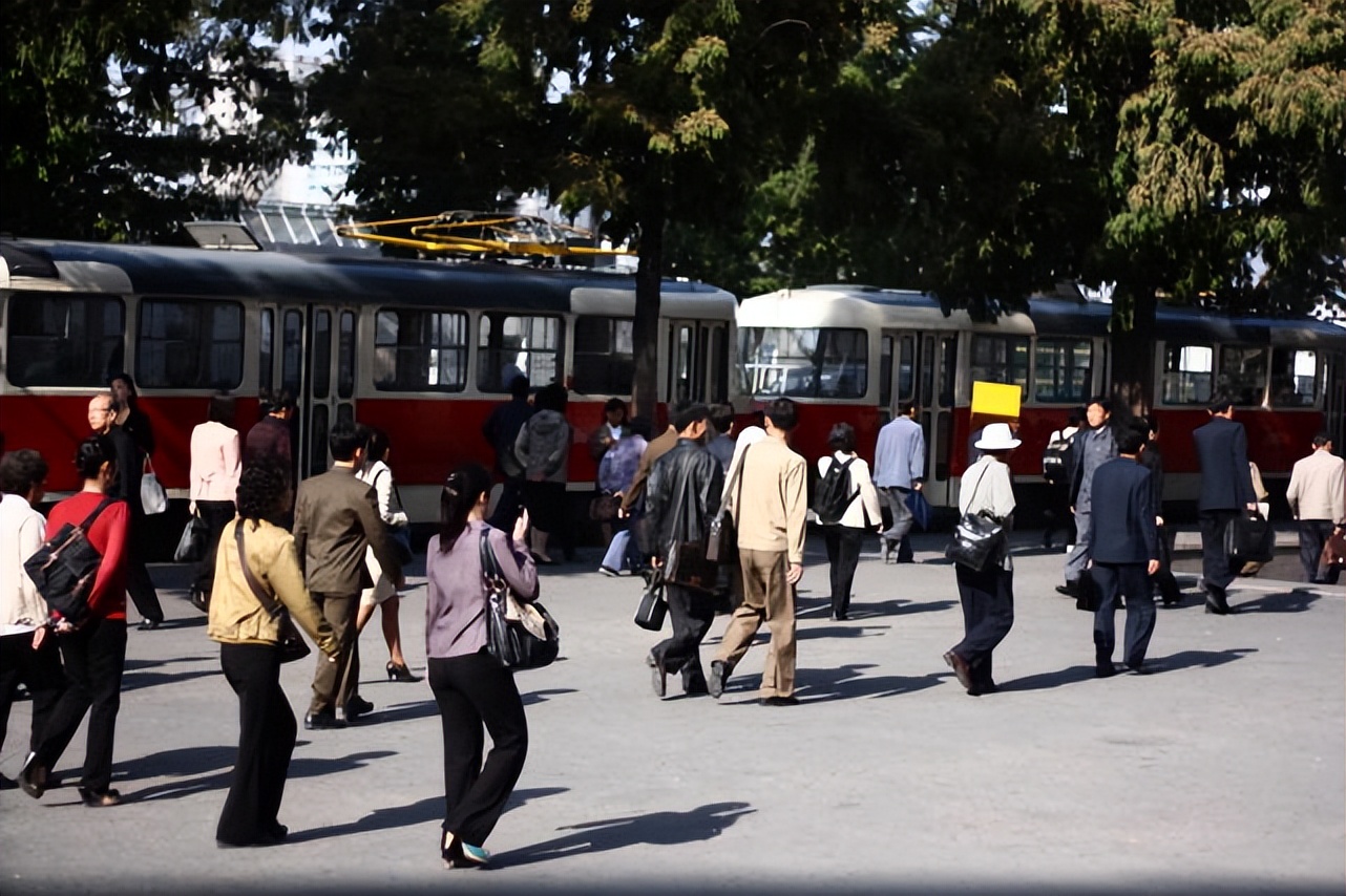 朝鲜女孩喜欢买的几件商品，每一样都是身份的象征