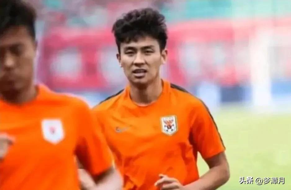 美女实名举报前国脚吴兴涵骗财、骗色、骗海参，有图为证