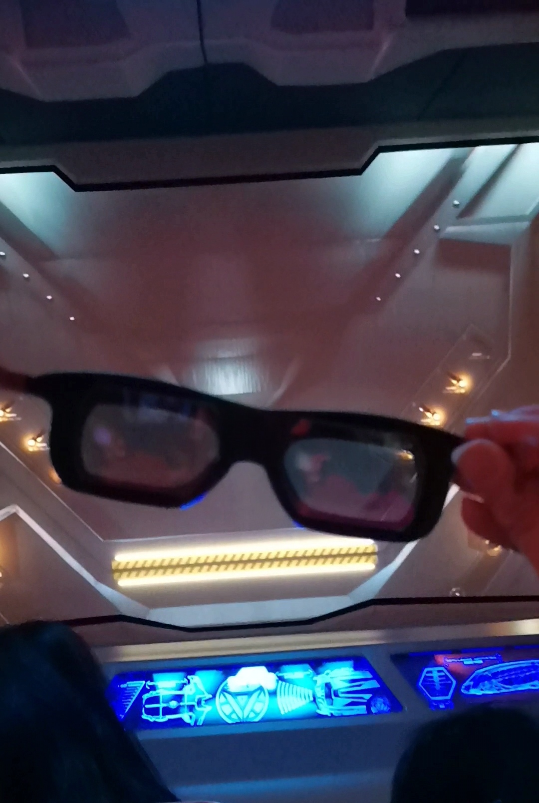 香港迪士尼和香港海洋公园哪个大,香港迪士尼过山车视频