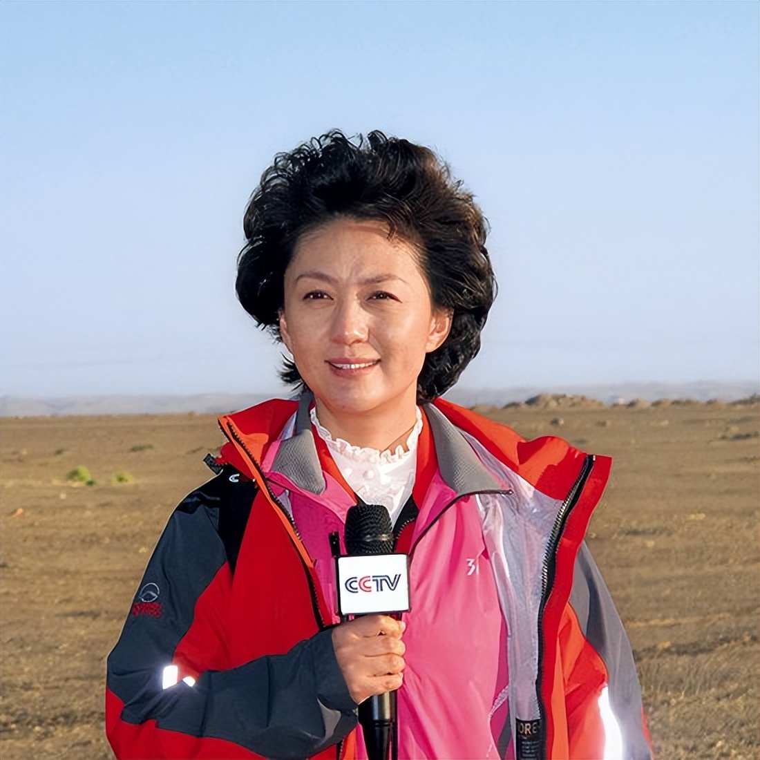 海霞为什么嫁给清华教授,清华北大48岁海霞全家照片