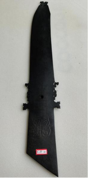 民间收藏的古蜀玉璧图片,馆藏老玉紫水晶玉琮