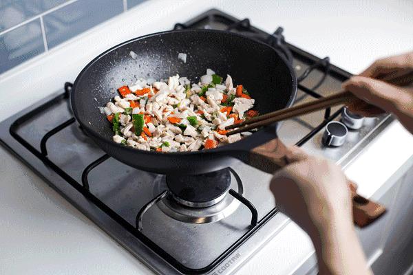 炒锅平底锅怎么选择,家用炒锅怎么选锅