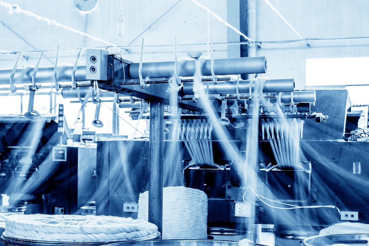 上至航天旗帜下至深海缆绳，中国纺织因何强大