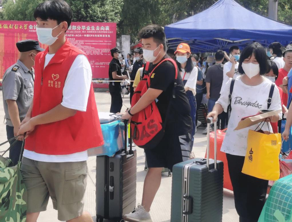 江苏女生外地求学：“后悔出省上大学”，说出了异地学子的心声