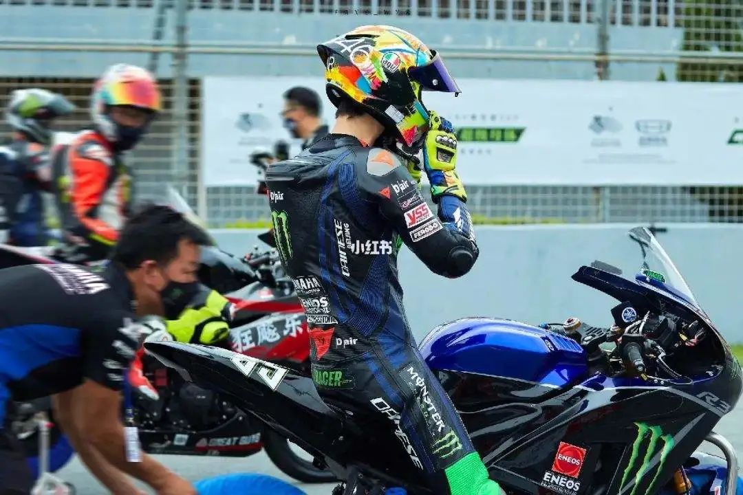 明星私下骑摩托,哪个明星最爱骑摩托车