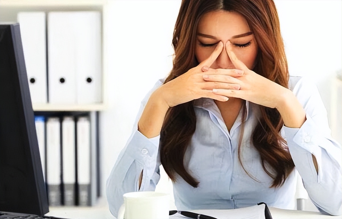 人体缺少哪种维生素会白头发,人体缺什么维生素会长白发