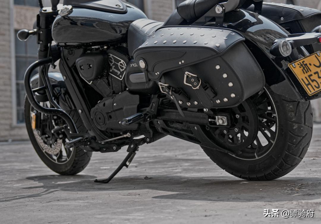 威风250和威风400选哪个,复古巡航车250ccv型双缸