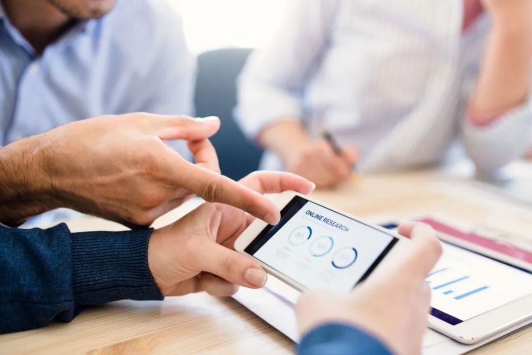 钉钉企业微信飞书功能对比图,企业微信钉钉飞书是什么平台