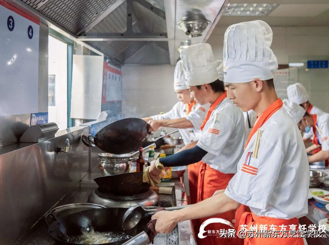 为什么大学生普遍就业难,而职校就业率却这么高?