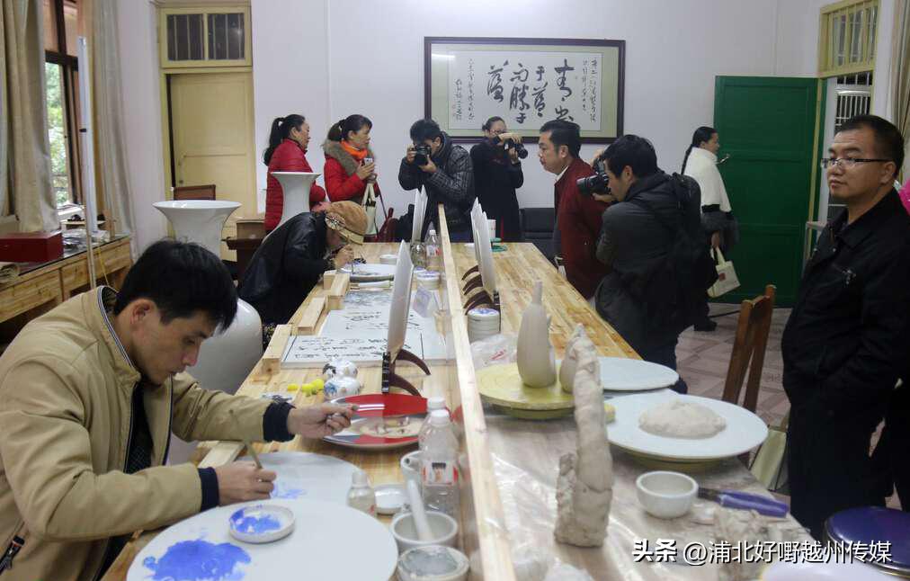 传统手艺釉上粉彩瓷板画,粉彩瓷绘画工艺