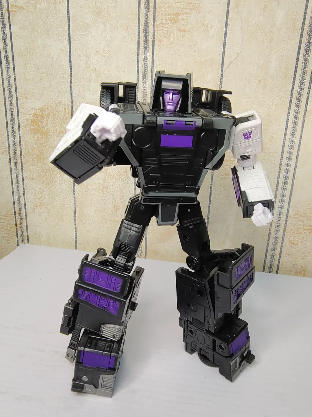 合体嘛，不寒碜——传世指挥官级汽车大师开箱测评