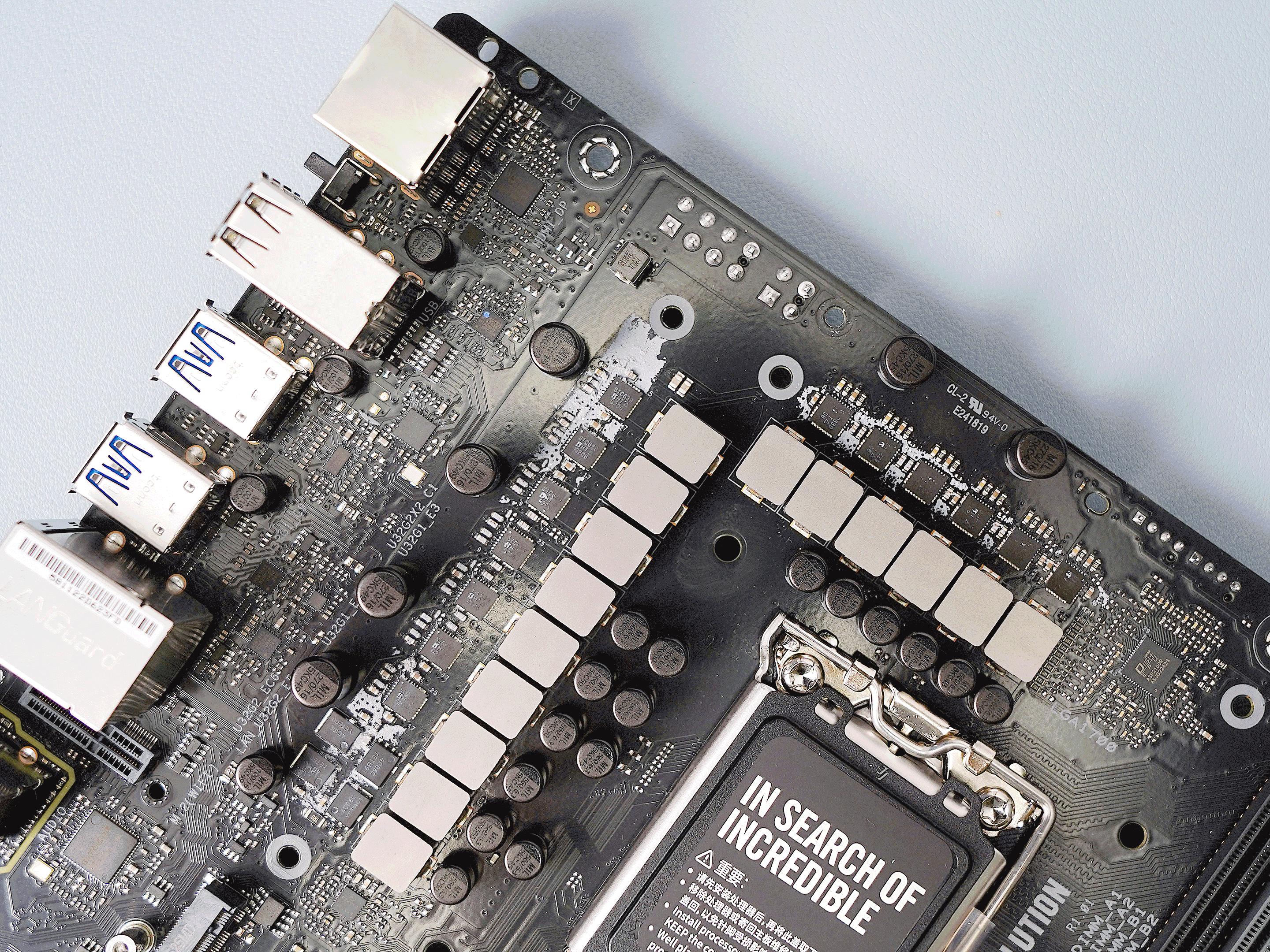 最新装机方式：背插式体验，I7+B760+RTX4070Ti攒台白白的主机