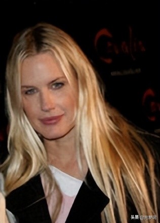 电影《巨型女的袭击》展现女性主角的力量和坚韧