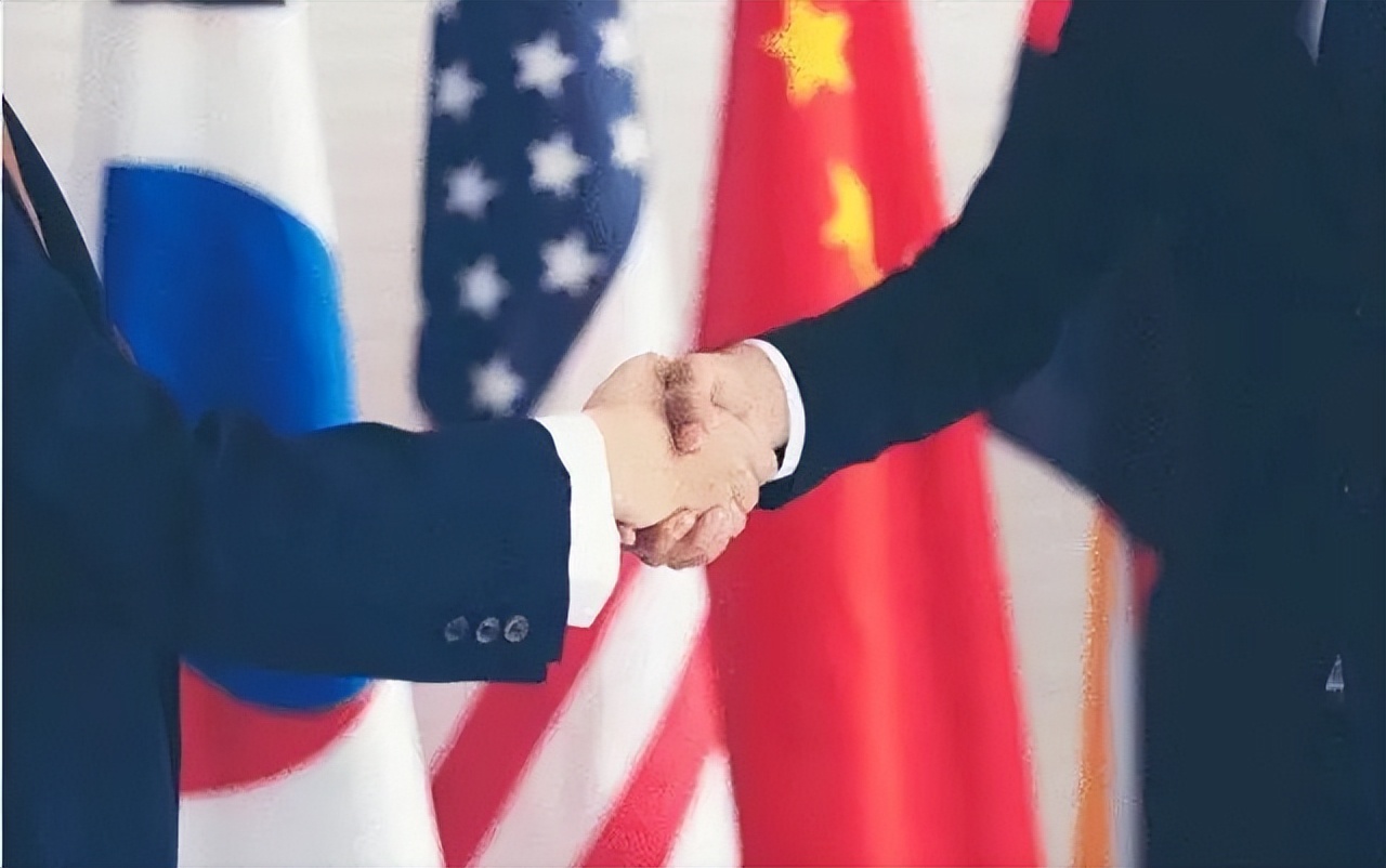 鎷滅櫥鍥炲簲鏈濋矞鍙戝皠涓ゆ灇瀵煎脊,鎷滅櫥瀵规湞椴滃彂灏勫寮圭殑鐪嬫硶