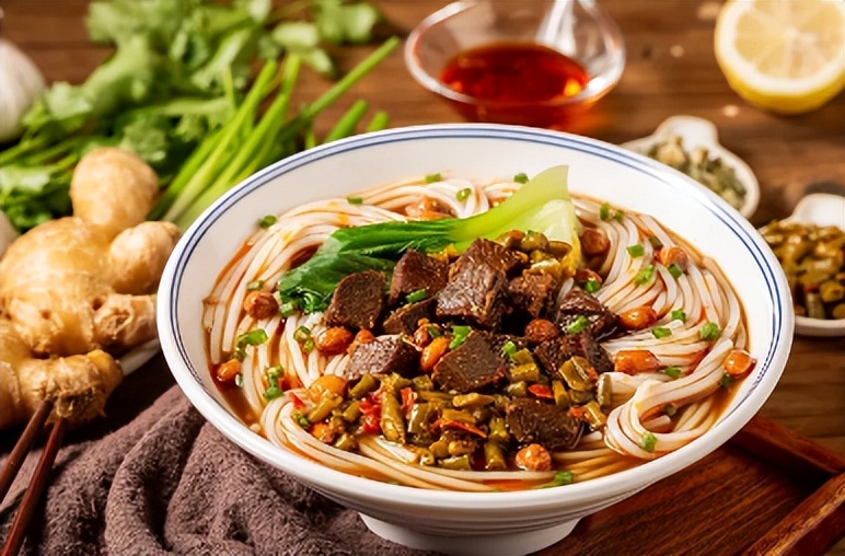 十块的米线能有多少利润,10块一碗凉米线能赚多少钱